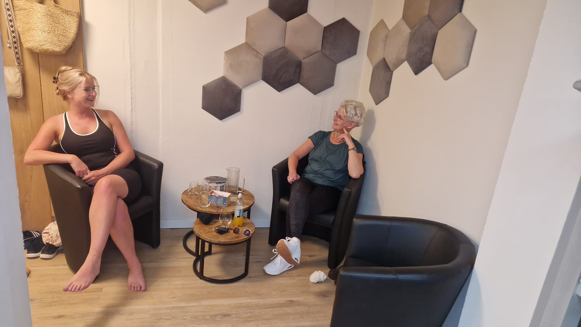 Groepsles bij ZenSyl met deelnemers op de reformerbanken
